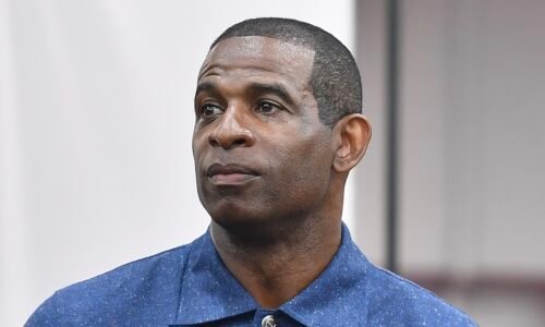 Deion Sanders, JSU’nun Yeni Baş Futbol Koçunu Sıcak Bir Şekilde Karşılıyor